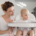 Co jaki czas karmi się noworodka i jak wyczuć jego potrzeby?