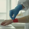 Jak odczytać testy alergiczne z krwi i co oznaczają wyniki?