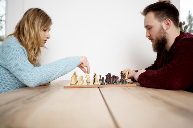 Co to jest gra strategiczna i czym różni się od innych rodzajów gier?