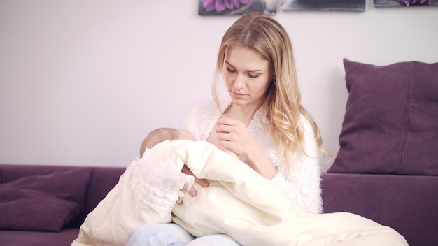 Jak stopniowo odstawić nocne karmienie piersią bez stresu