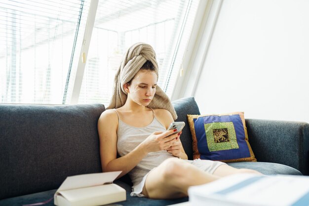 Na jakiej stronie można czytać książki online bez wychodzenia z domu?