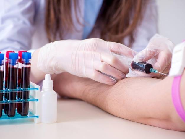 Co lepsze testy skórne czy z krwi przy diagnostyce alergii?